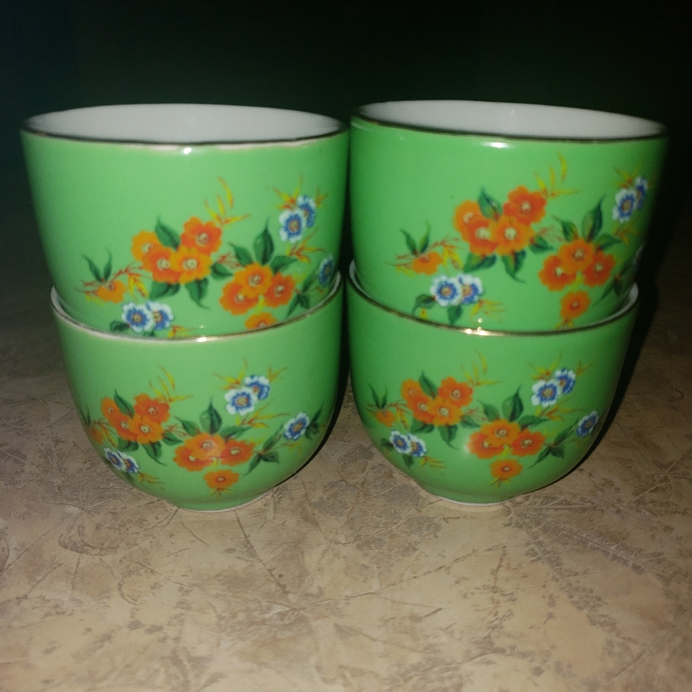 Vintage Floral Sake/Tea Cup Set | Gold Detail & Decorative Finish